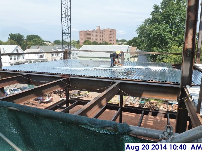 Started installing metal decking at Derrick 7 (2nd Floor) Facing North (800x600)